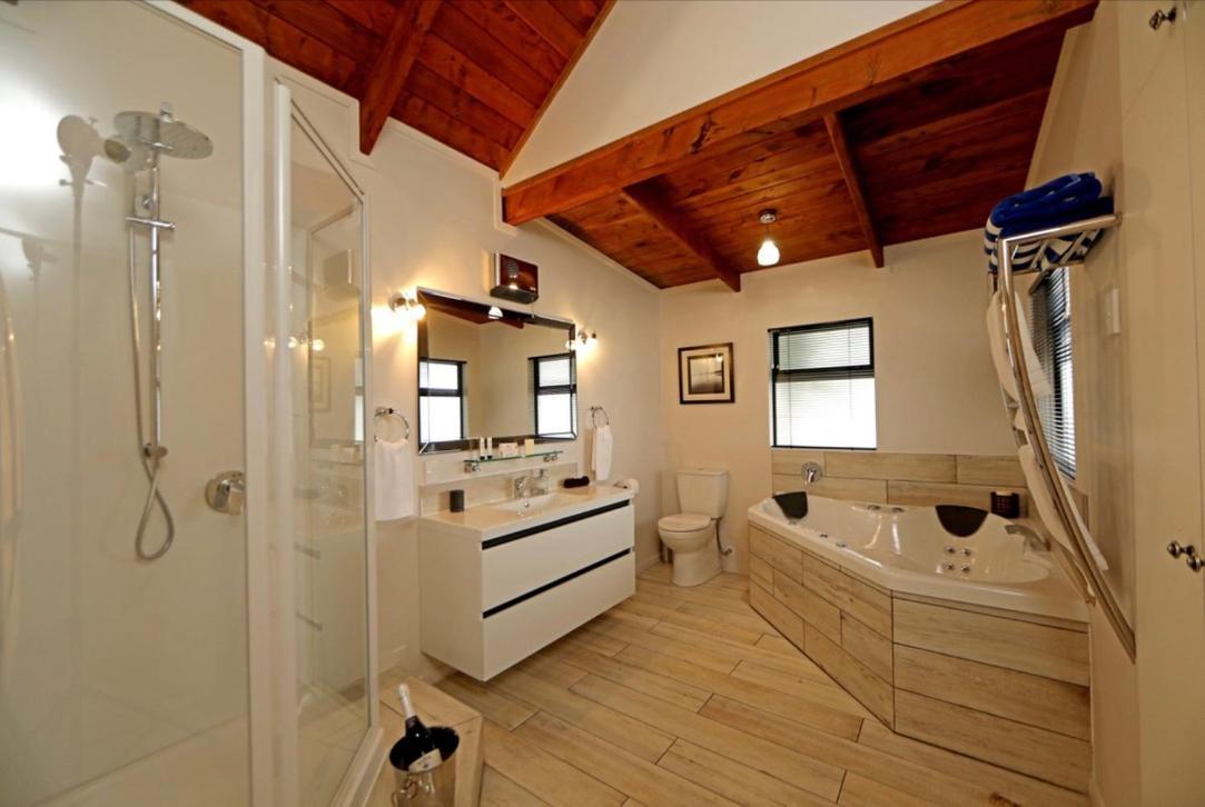 Coromandel Central Cottage Luxury W Spa Exteriör bild